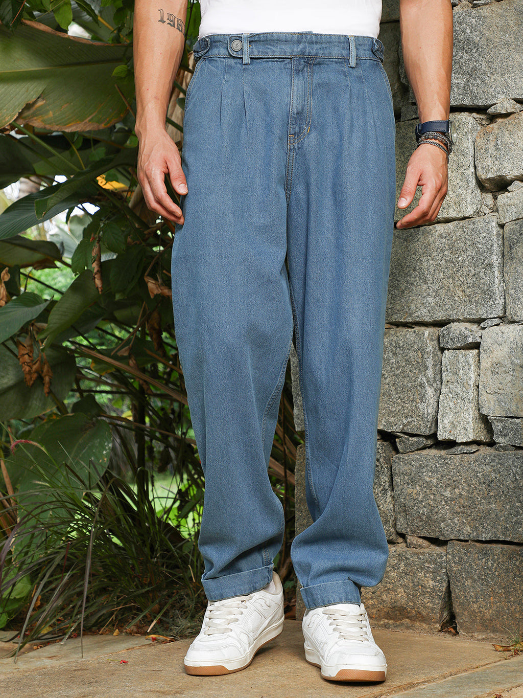 Indigo Blue Mid-Wash Pleated Denim Jeans